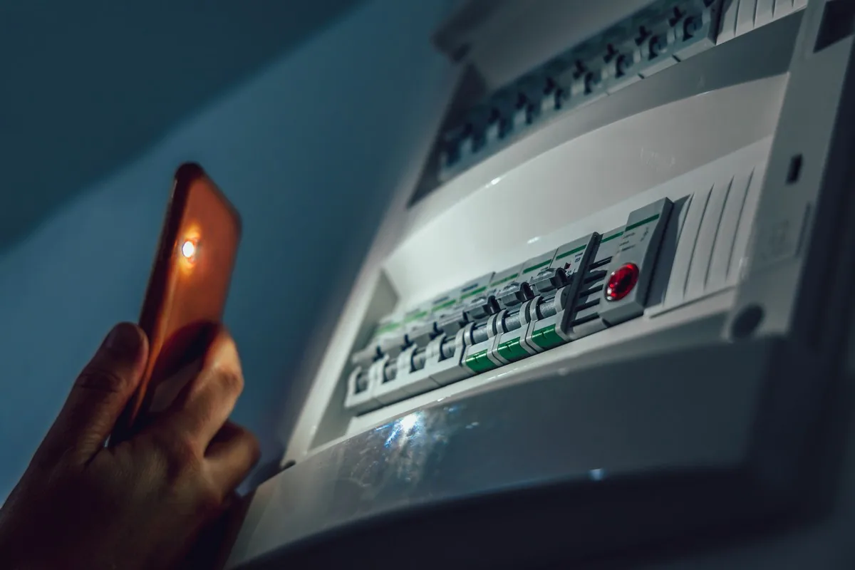 SOS électricien 24h/24 et 7j/7 à Courbevoie SOS électricien 24h/24 et 7j/7 à Courbevoie